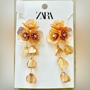 Princess Kate Middleton Zara flower earrings worn on the red carpet